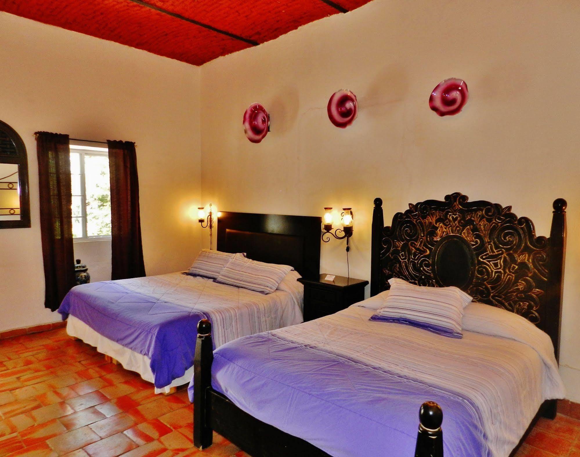 Hotel Rosa Morada Tlaquepaque Exterior foto